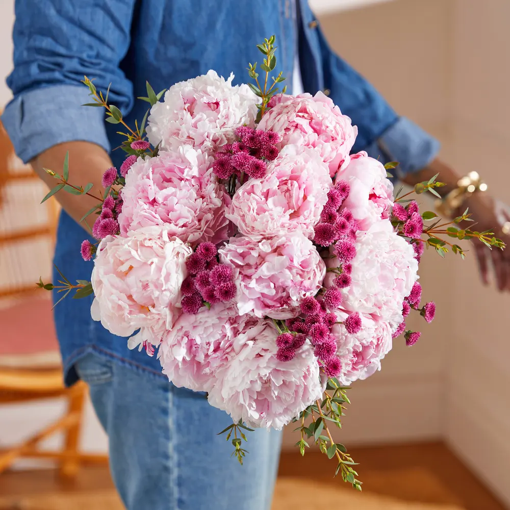 The Emma Deluxe | Hand-tied Flowers | Bloom & Wild