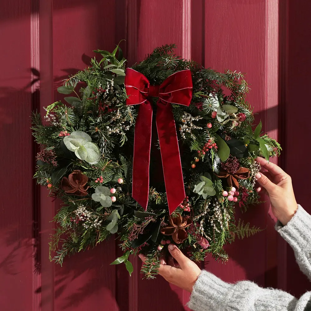 クリスマス UK  Jasperware CHRISTMAS WREATH The Best Christmas Wreaths For A Festive Display 2024